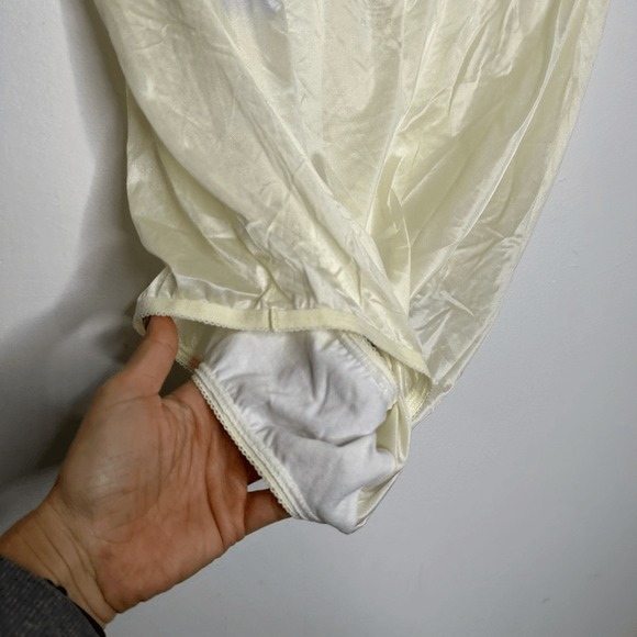 VANITY FAIR VANITY FAIR Perfectly Yours Ravissant Tailored Brief SET 9 2XL NWT - Picture 5 of 12